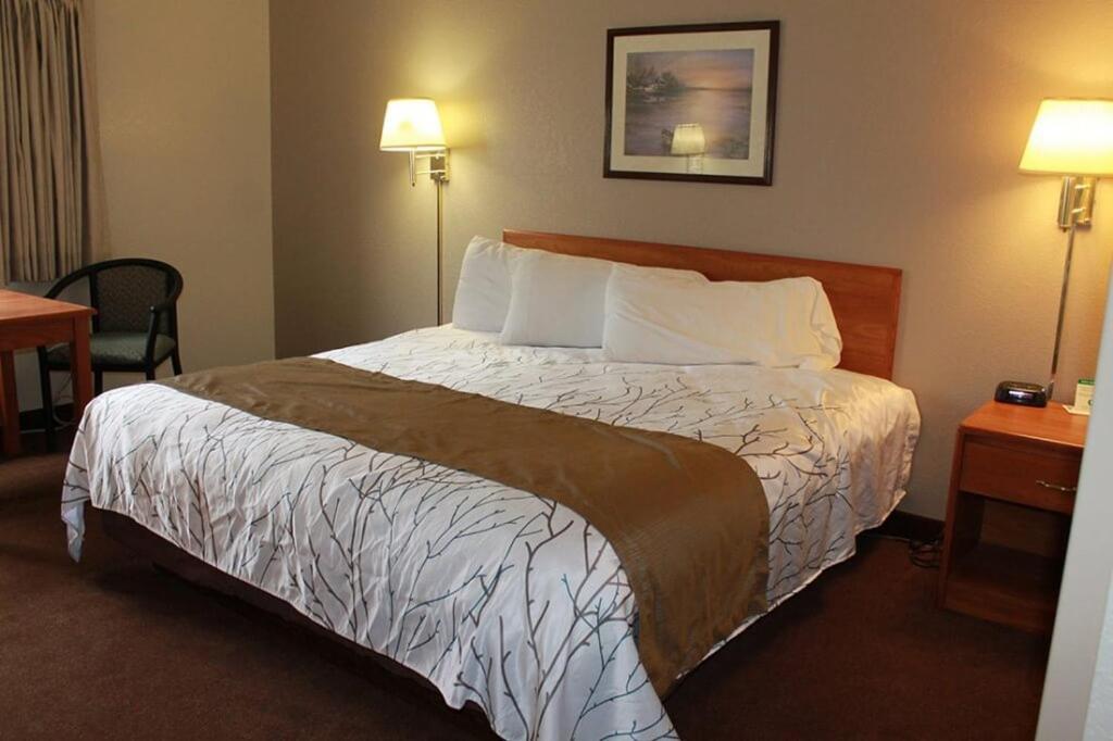 Edmore Inn Extérieur photo