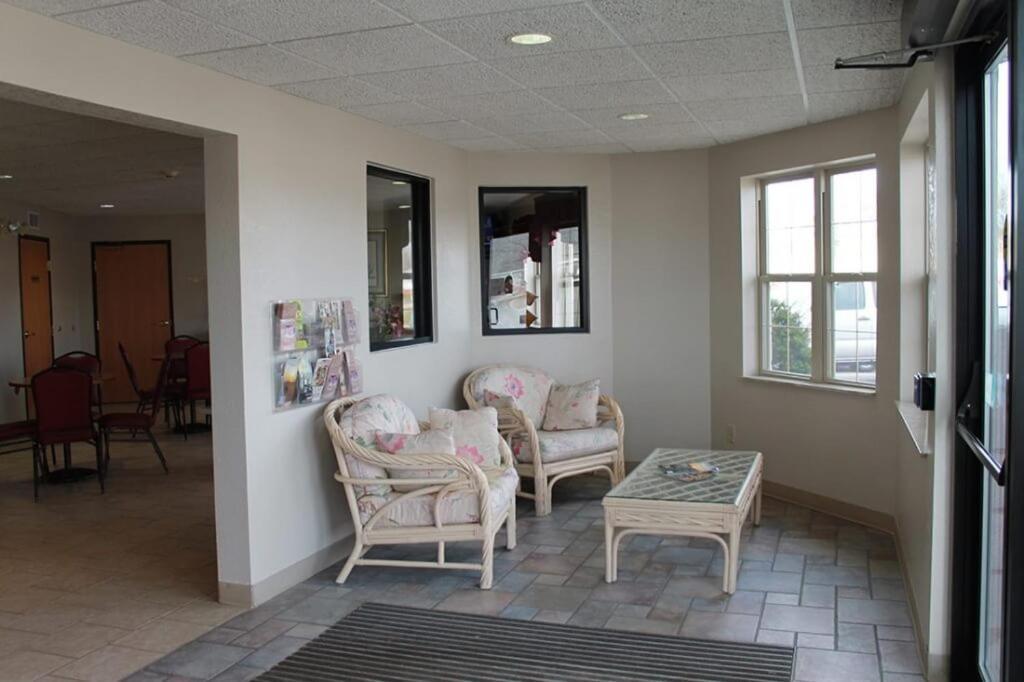 Edmore Inn Extérieur photo
