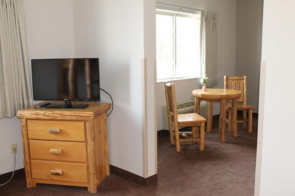 Edmore Inn Extérieur photo